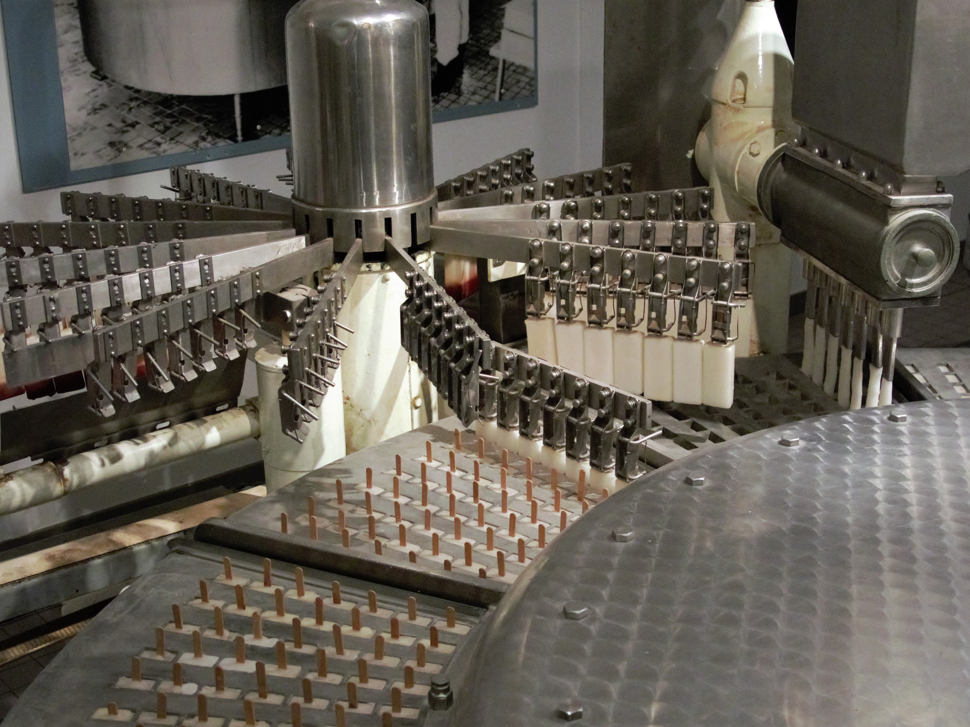 De eerste Rollo ijsmachine, in 1958 geïmporteerd uit Zweden